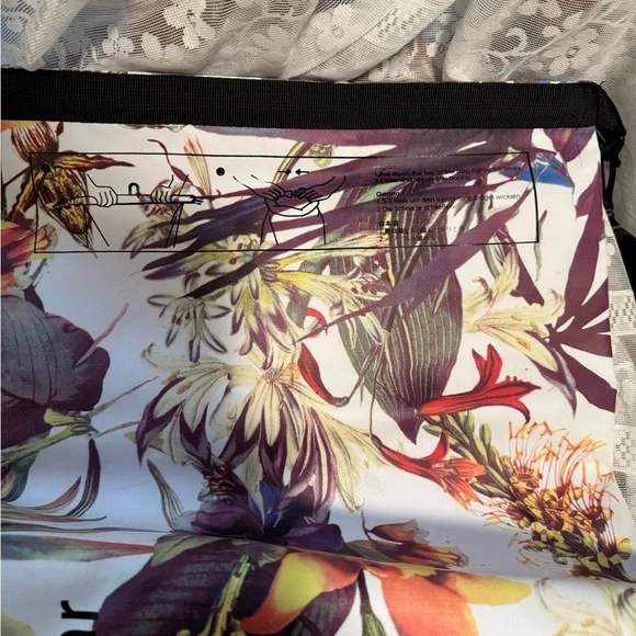 Vibrant Floral backpack Bag - Picture 6 of 9